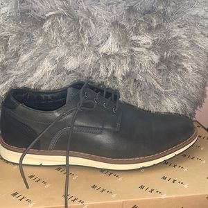 Wearing men’s shoes color dark brown like  new in Box 📦